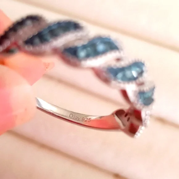 VENICE BLUE DIAMOND RING - Picture 5 of 8